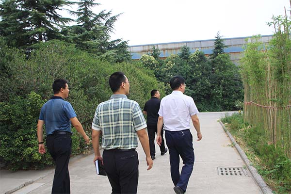 新乡经开区领导刘书记一行再顾888电子集团